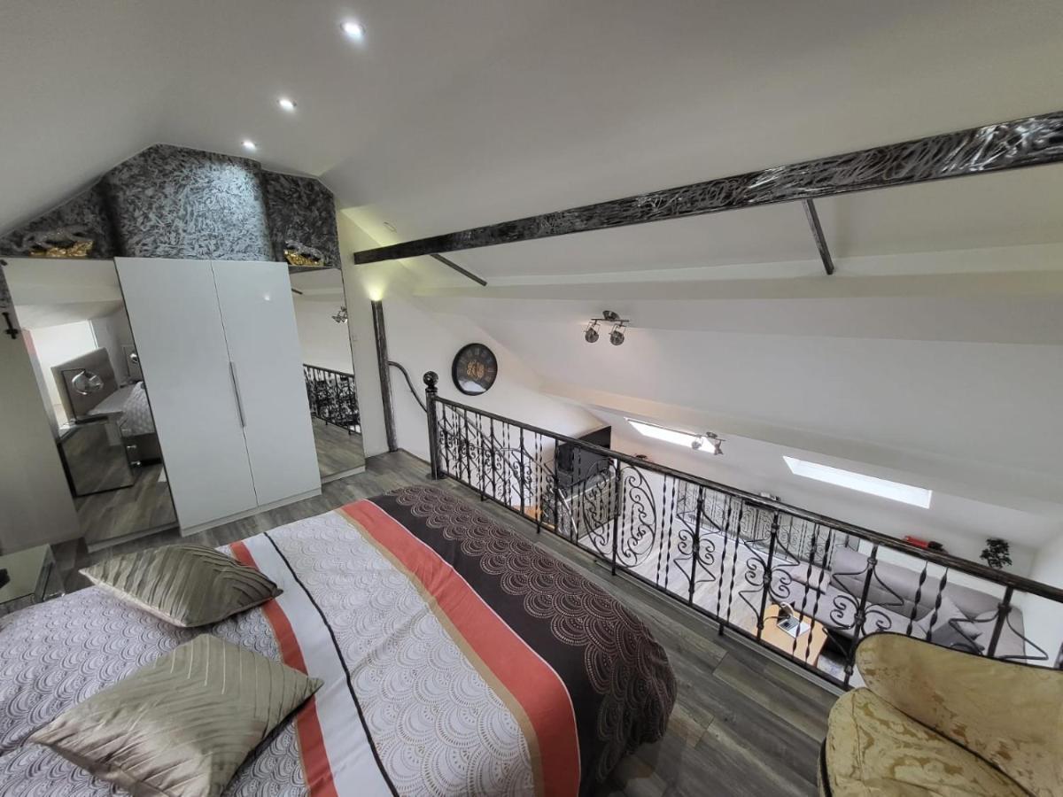 Duplex Elegant Situe A 1min De La Gare Du Nord Appartement *