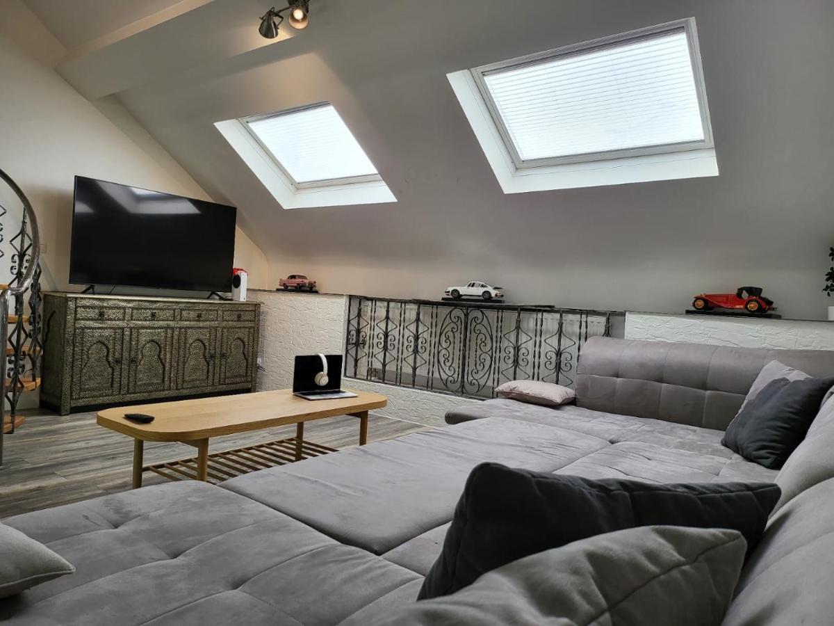 Duplex Elegant Situe A 1min De La Gare Du Nord Appartement Brussel