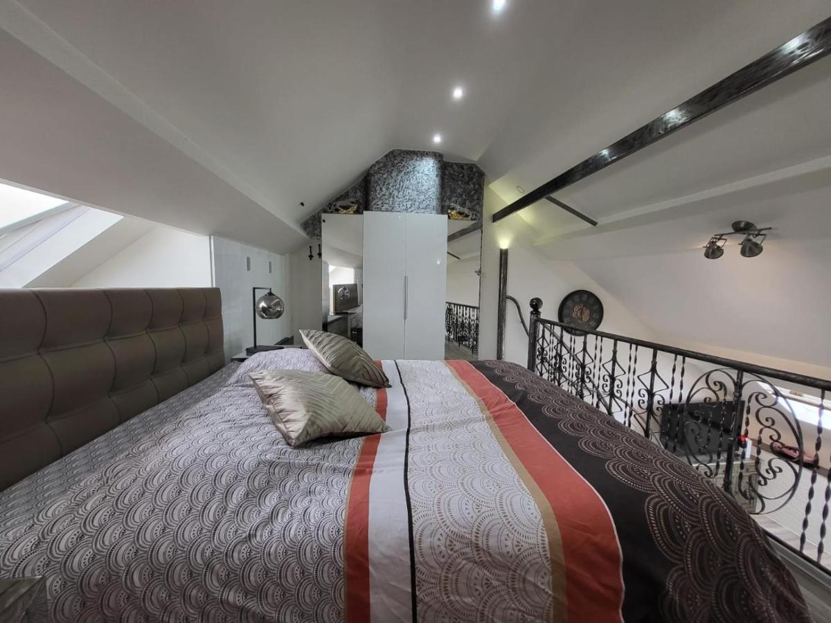 Apartment Duplex Elegant Situe A 1min De La Gare Du Nord